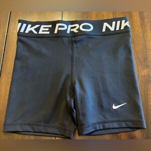 Girls Nike Pro NWT shorts